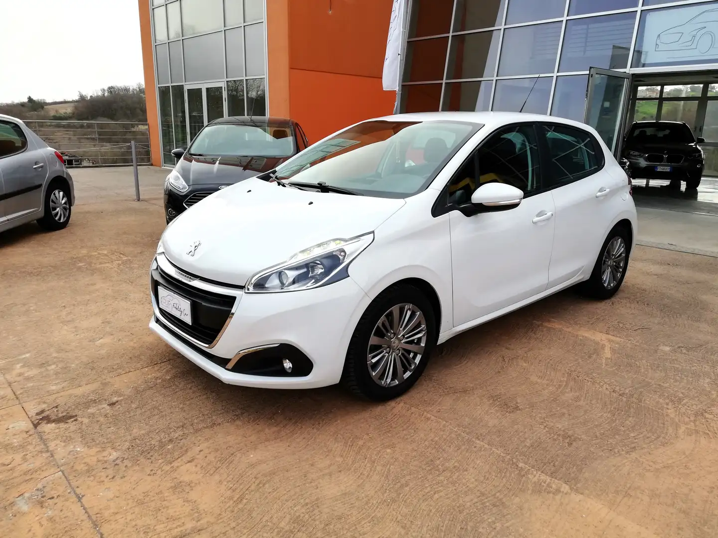 Peugeot 208 208 I 2015 5p 1.6 bluehdi Allure 75cv Bianco - 1