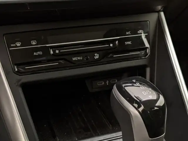 Volkswagen Polo view 12