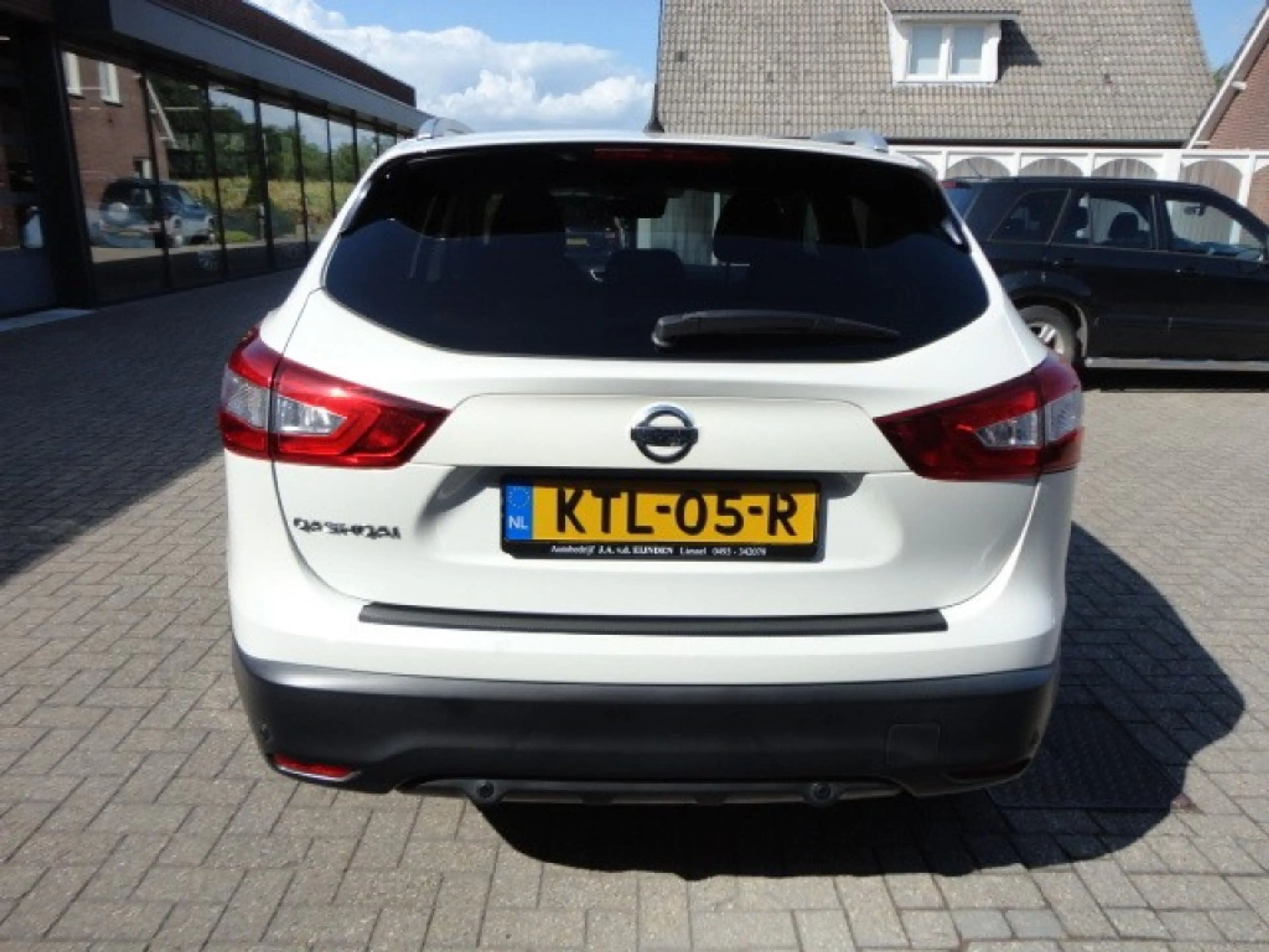 Nissan Qashqai 1.6 Pano dak Camera 360 Navi Lmv — photo 25
