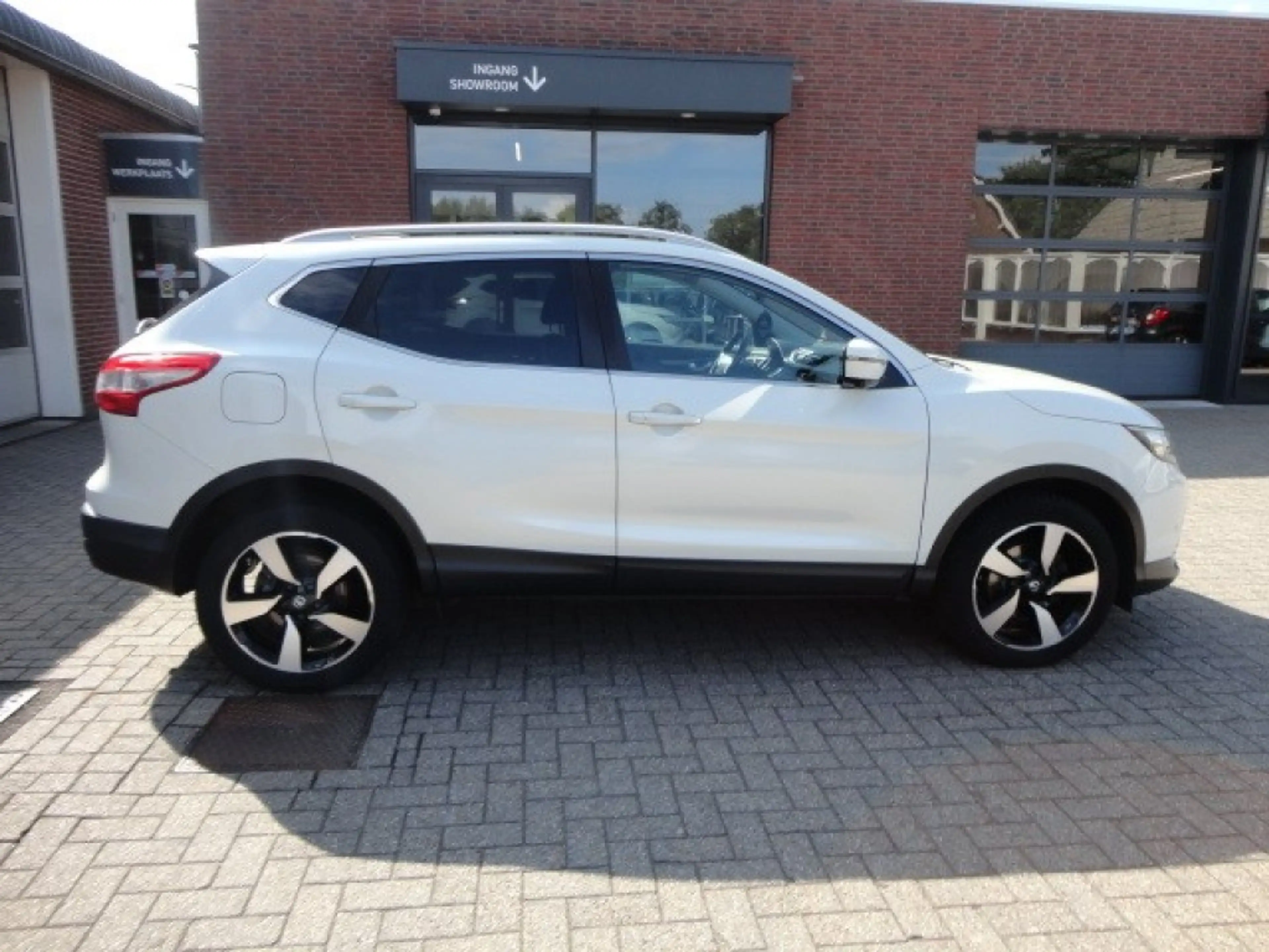 Nissan Qashqai 1.6 Pano dak Camera 360 Navi Lmv — photo 4