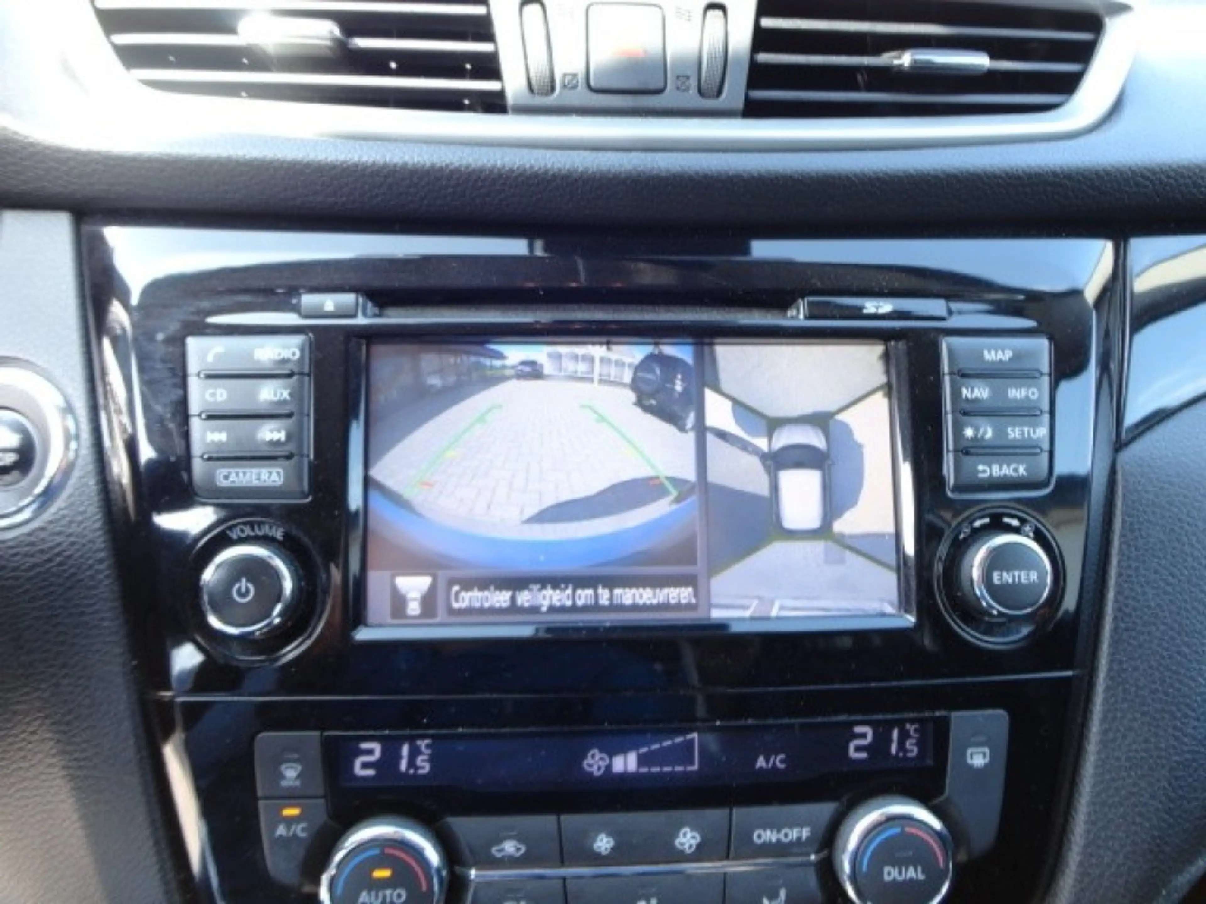 Nissan Qashqai 1.6 Pano dak Camera 360 Navi Lmv — photo 19