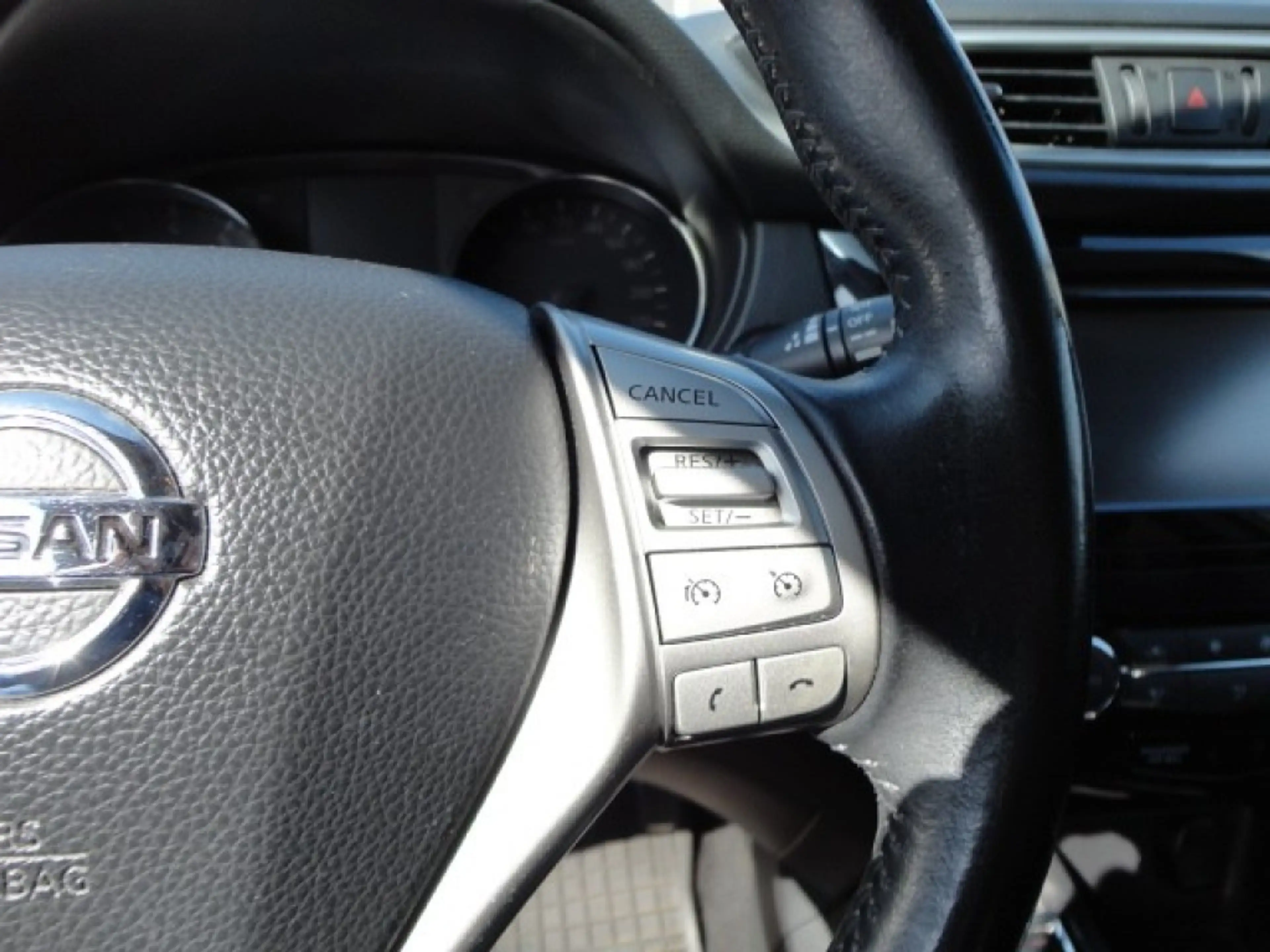 Nissan Qashqai 1.6 Pano dak Camera 360 Navi Lmv — photo 13