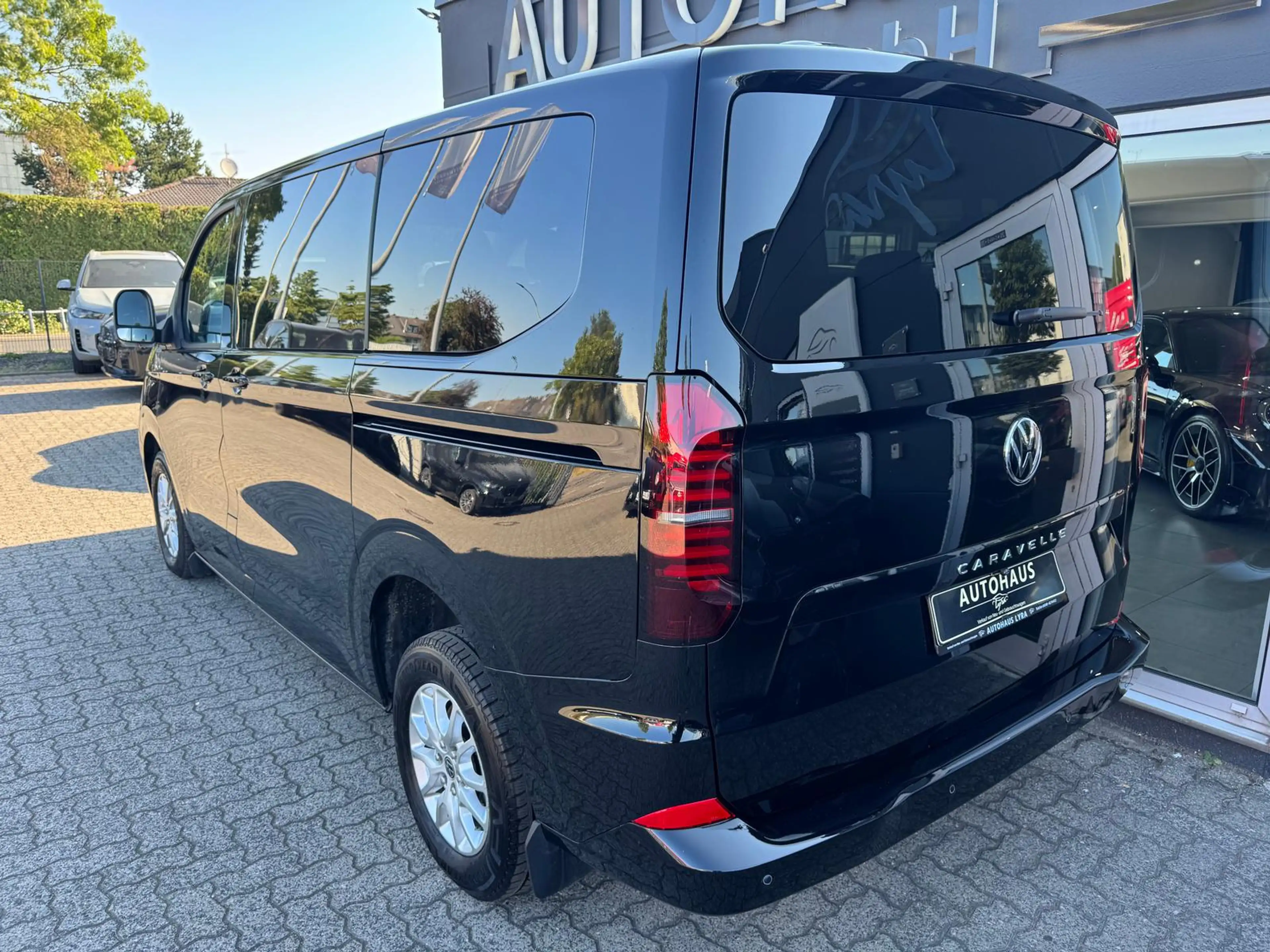 Volkswagen T7 Caravelle 2.0 TDI DSG 4 Motion*LED*NAVI*KAM* — photo 6