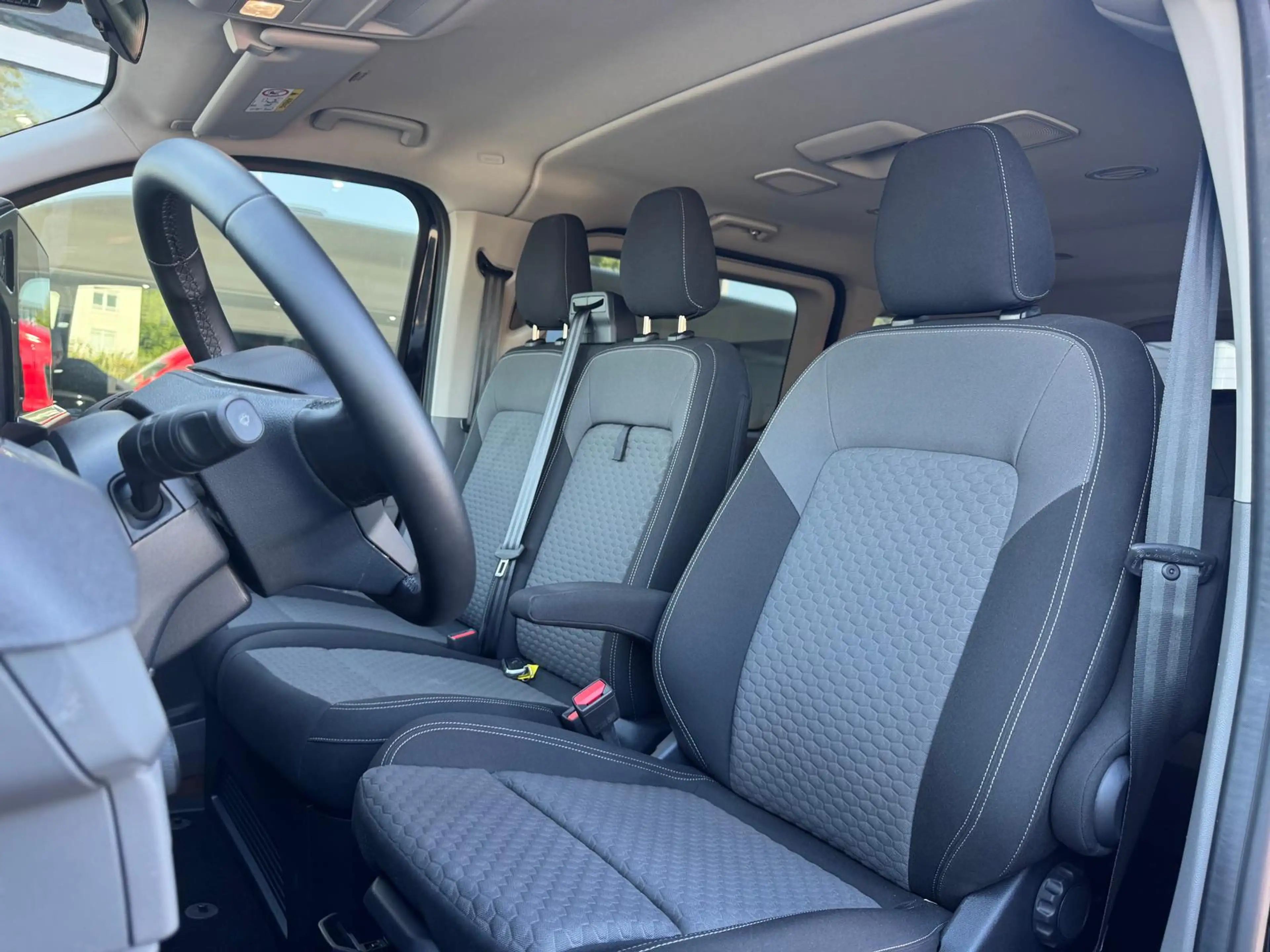 Volkswagen T7 Caravelle 2.0 TDI DSG 4 Motion*LED*NAVI*KAM* — photo 10