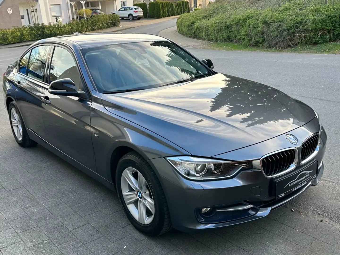 BMW 316 Limo Sportline Navi Leder Xenon Automatik Szürke - 2