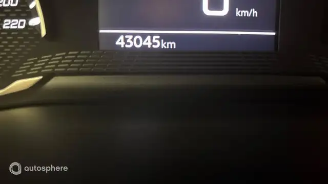 Peugeot 208 view 9