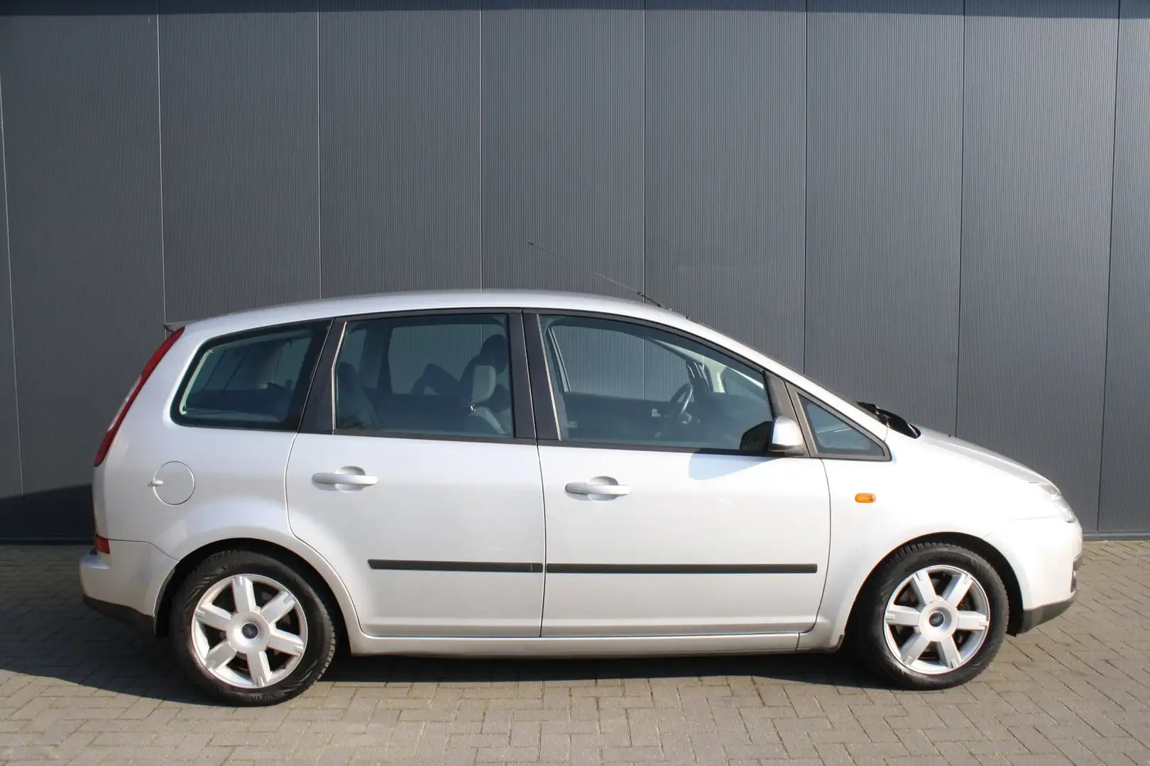 Ford Focus C-Max 2.0-16V Trend -AIRC0 - TREKHAAK Grau - 2