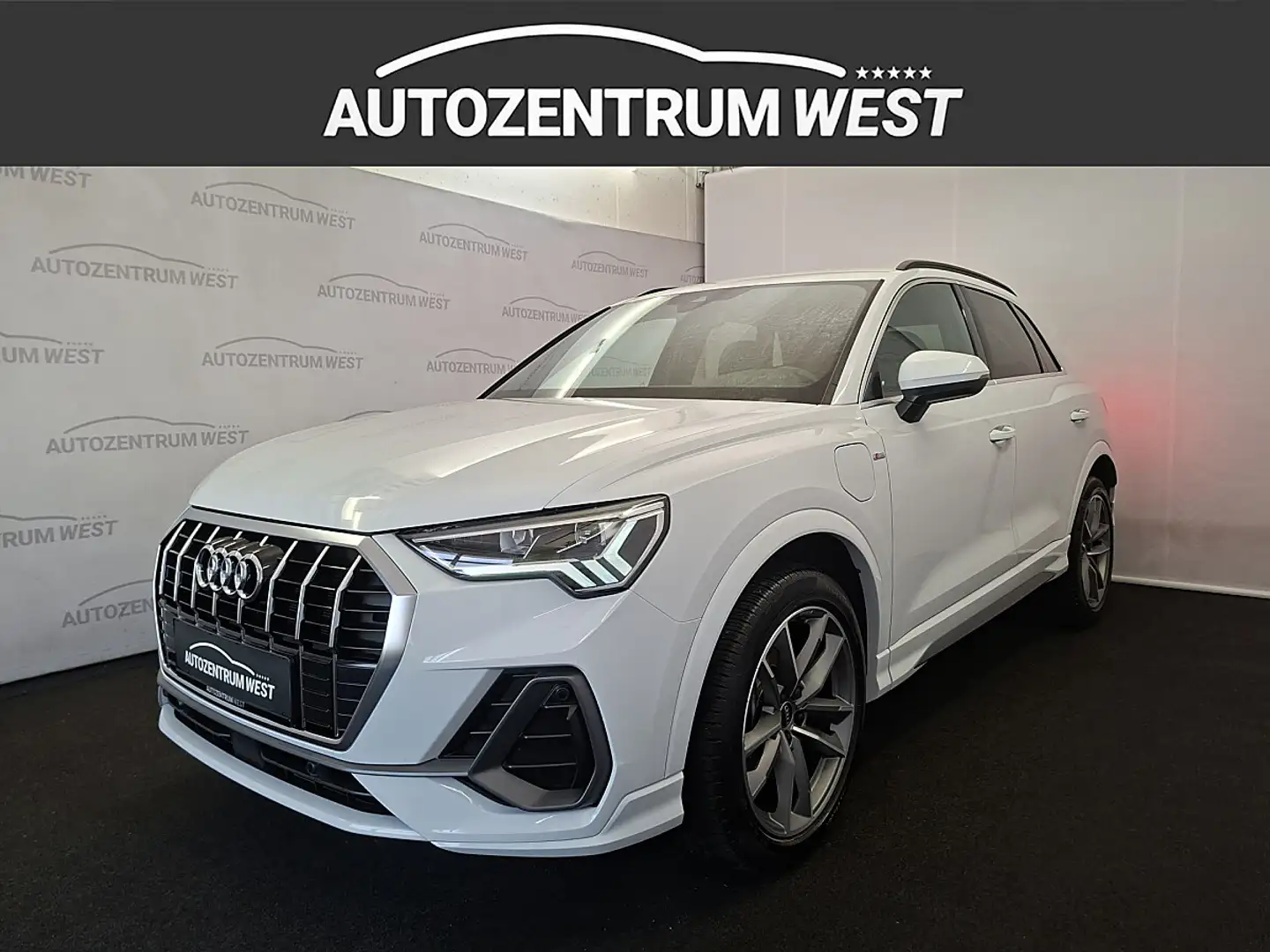 Audi Q3 45 TFSI e S-tronic *S-line* ..Kamera/Navi/LED Weiß - 1