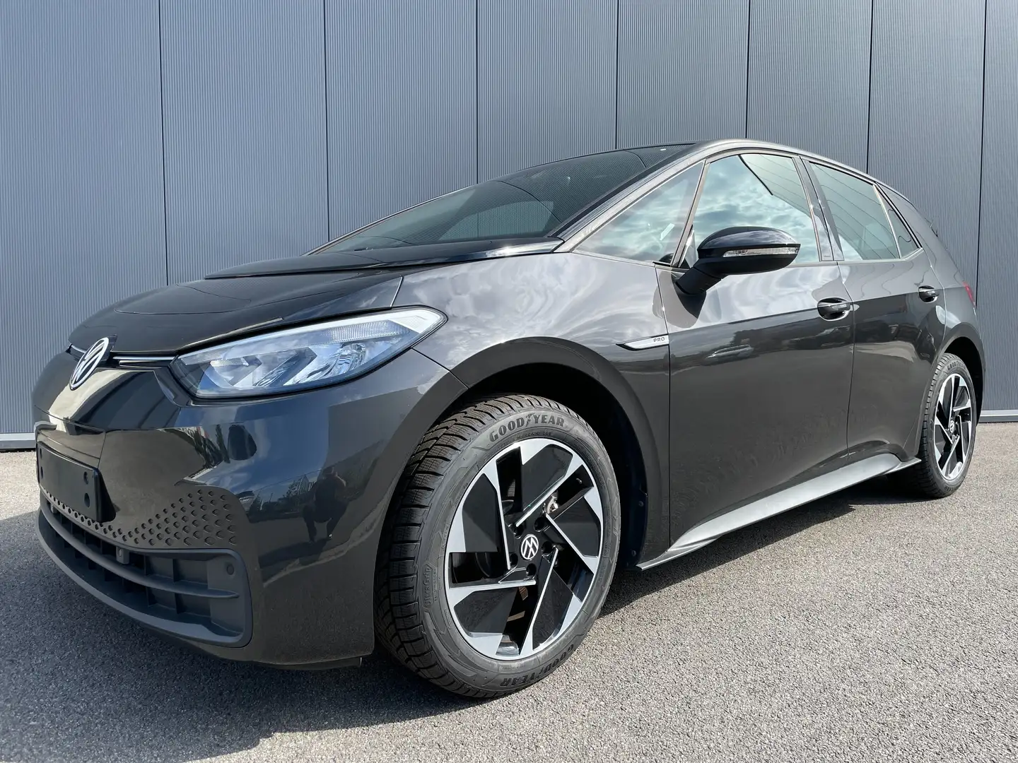 Volkswagen ID.3 PRO 58kWh RWD ACC LKA PDC TPM 18" Zwart - 1