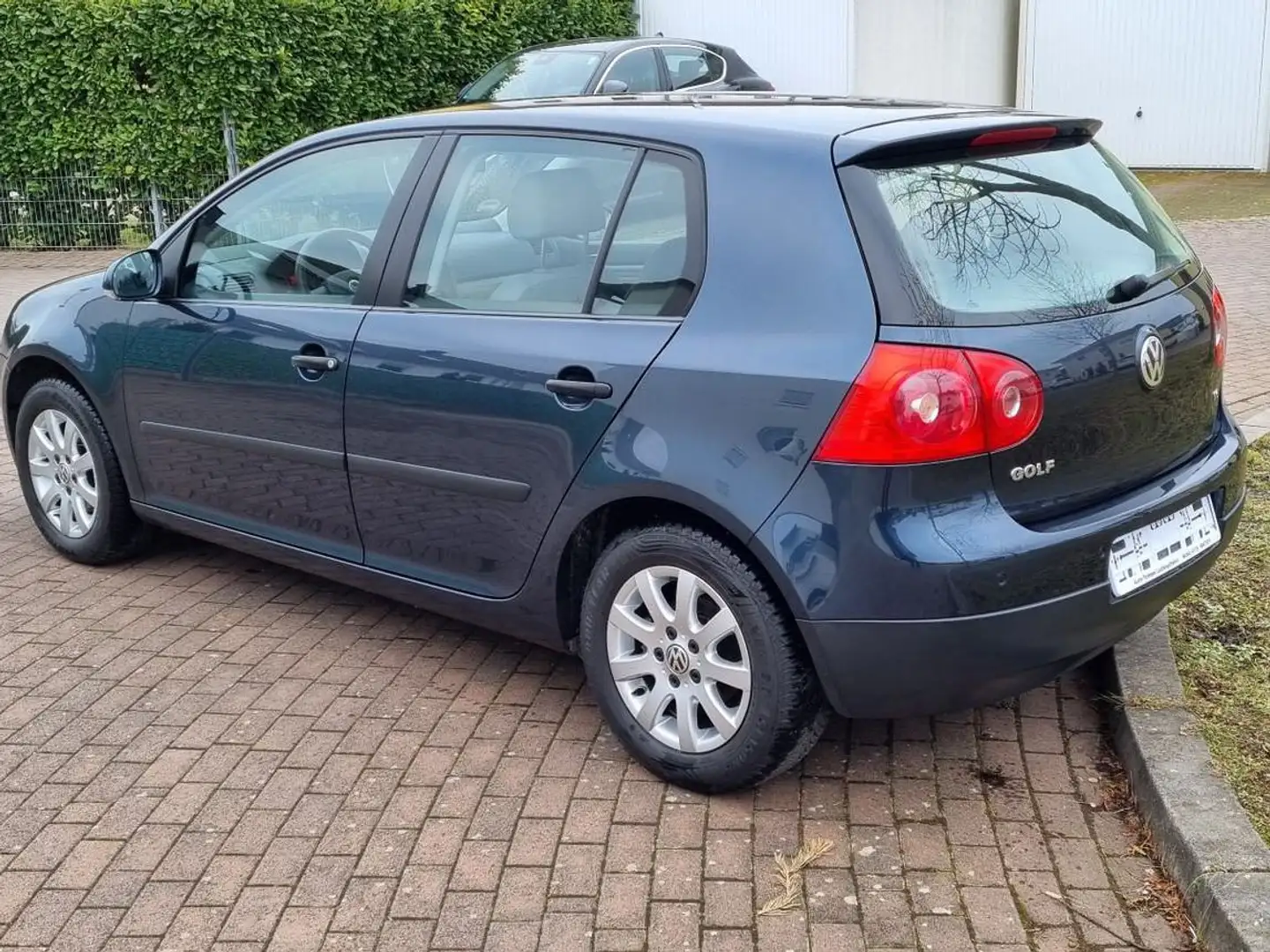 Volkswagen Golf 1.6 aus 1.Hand mit 33.824 KM Blau - 2