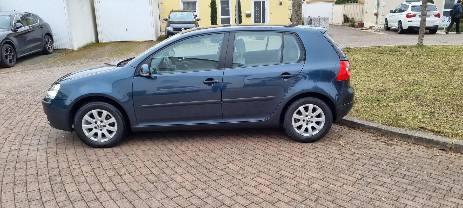 Volkswagen Golf 1.6 aus 1.Hand mit 33.824 KM Blau - 1