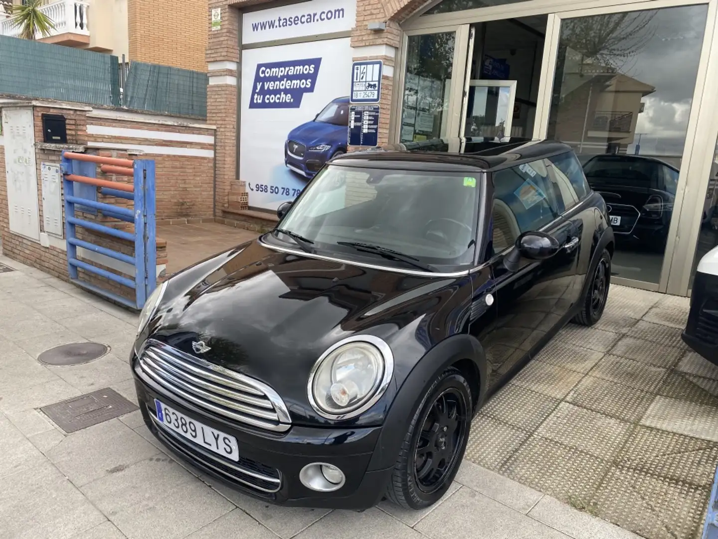 MINI Cooper D Чорний - 2