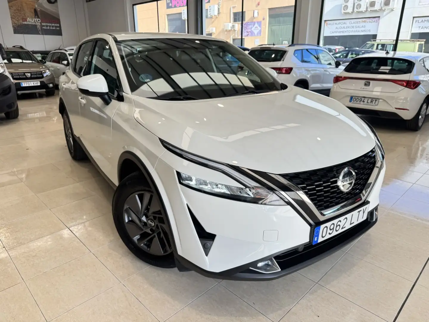 Nissan Qashqai 1.3 DIG-T mHEV 12V Acenta 4x2 103kW Weiß - 2