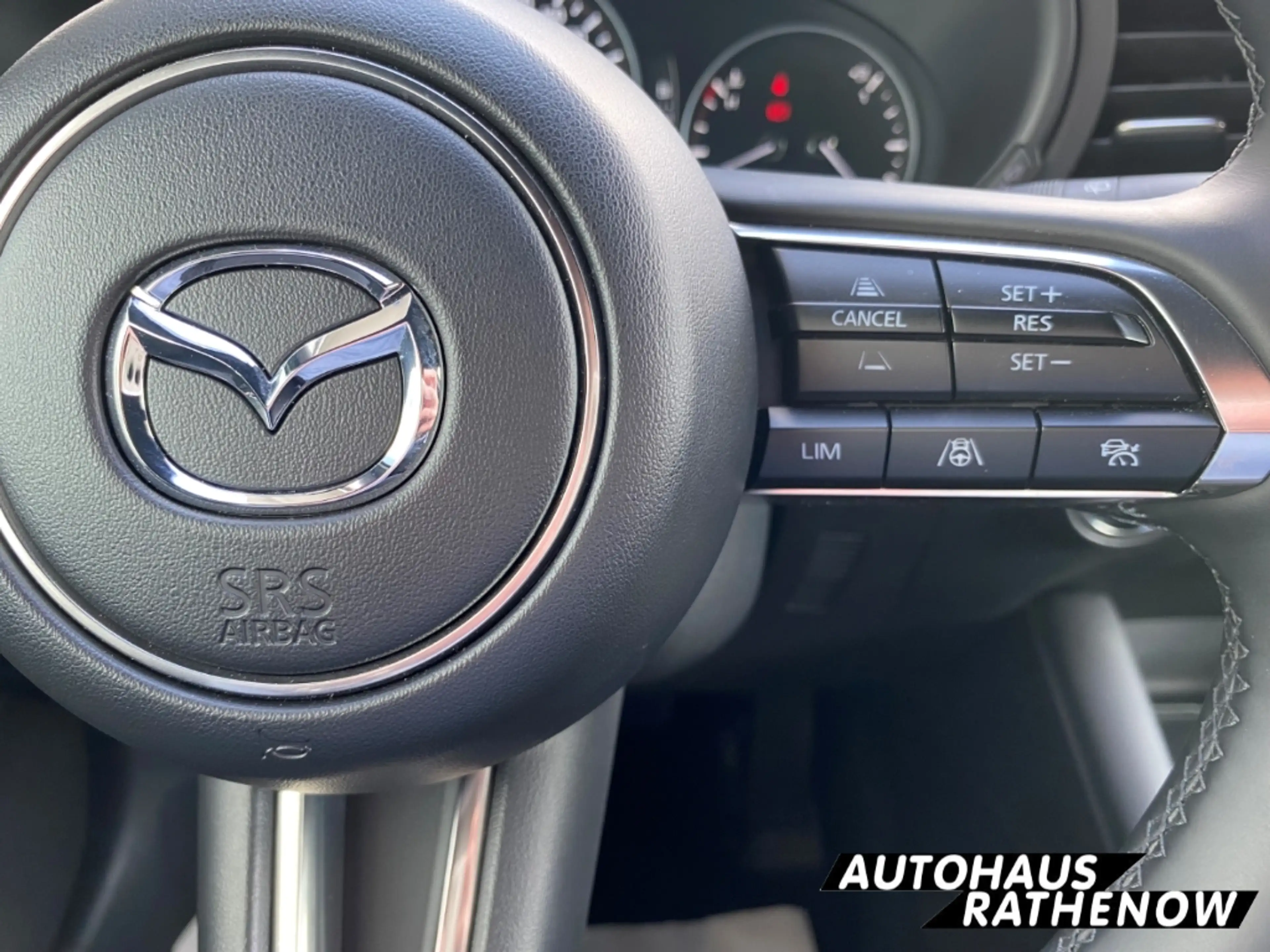 Mazda 3 Exclusive-Line 2.5L e-SKYACTIV G HUD Navi LED ACC — photo 14