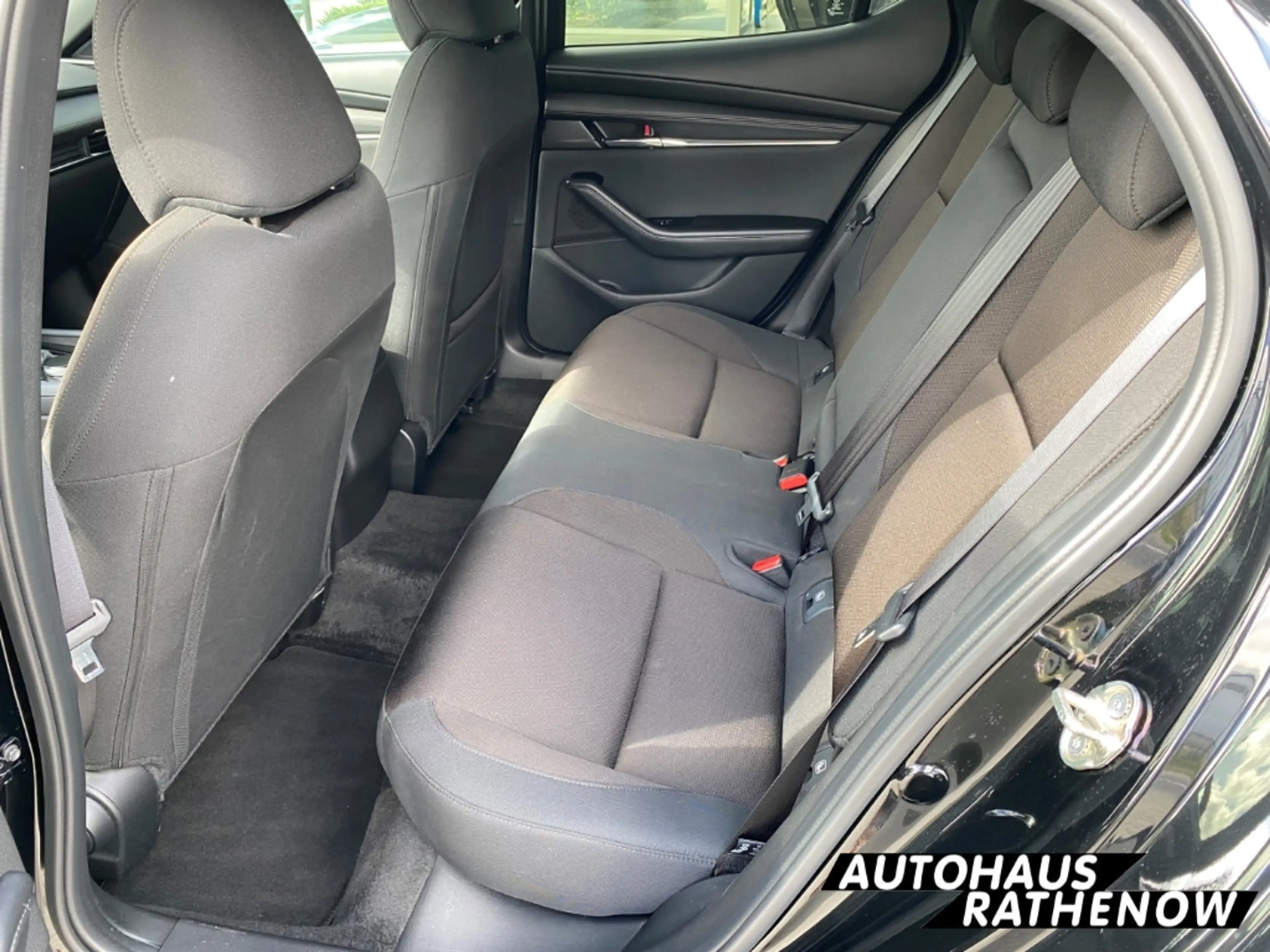 Mazda 3 Exclusive-Line 2.5L e-SKYACTIV G HUD Navi LED ACC — photo 10