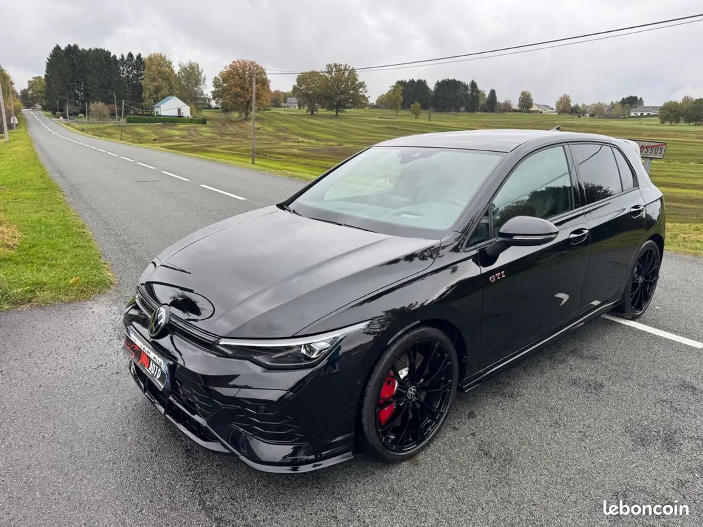 Volkswagen Golf 8 GTI CLUBSPORT Face lift 7980 KMS malus 10980 PACK PERFORMANCE AKRA ,CUIR VIENNA DCC 280 TOIT OUVRANT AREA VIEW GARANTIE Schwarz - 1