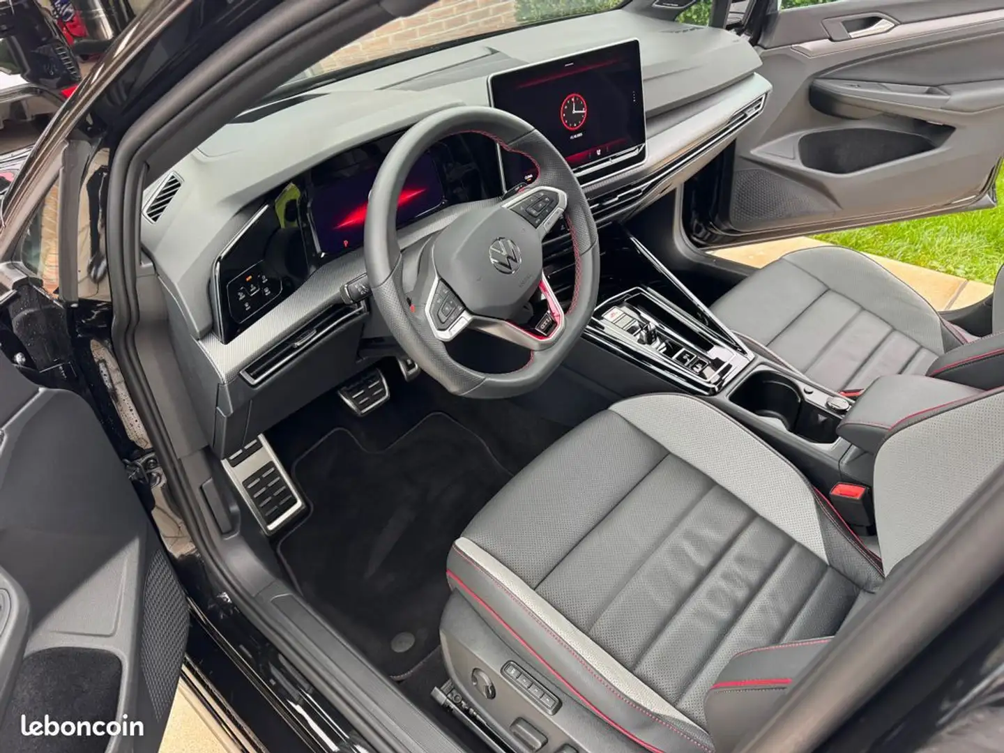 Volkswagen Golf 8 GTI CLUBSPORT Face lift 7980 KMS malus 10980 PACK PERFORMANCE AKRA ,CUIR VIENNA DCC 280 TOIT OUVRANT AREA VIEW GARANTIE Schwarz - 2
