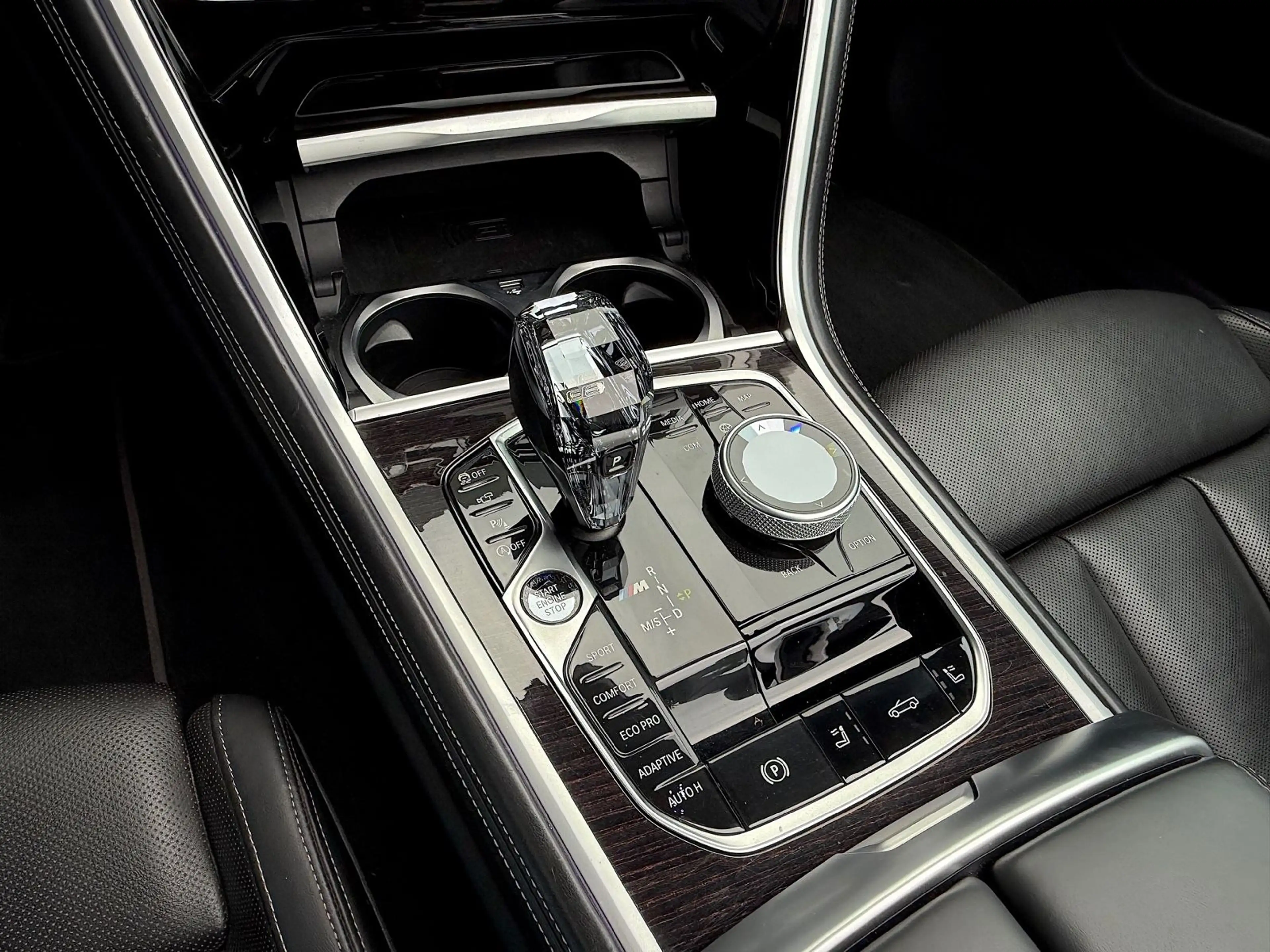 BMW M850 i xD Cabrio B&W Glas Dashcam SoftClouse VOLL — photo 13