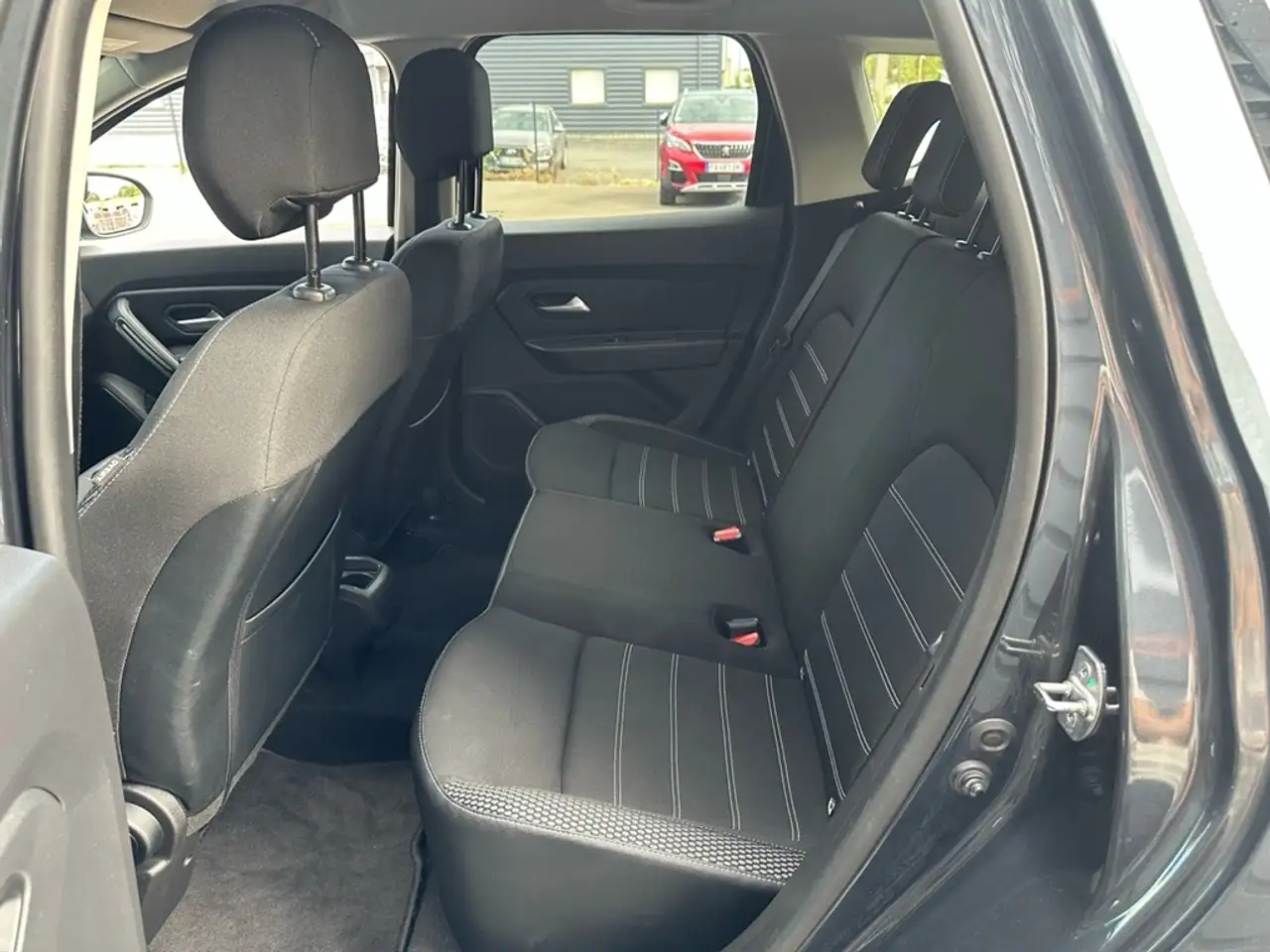 Dacia Duster — photo 18