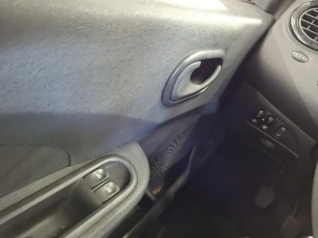 Renault Twingo view 9