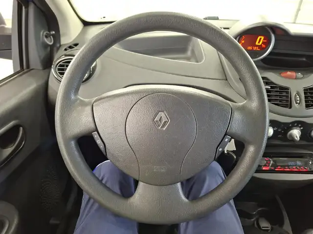 Renault Twingo view 8