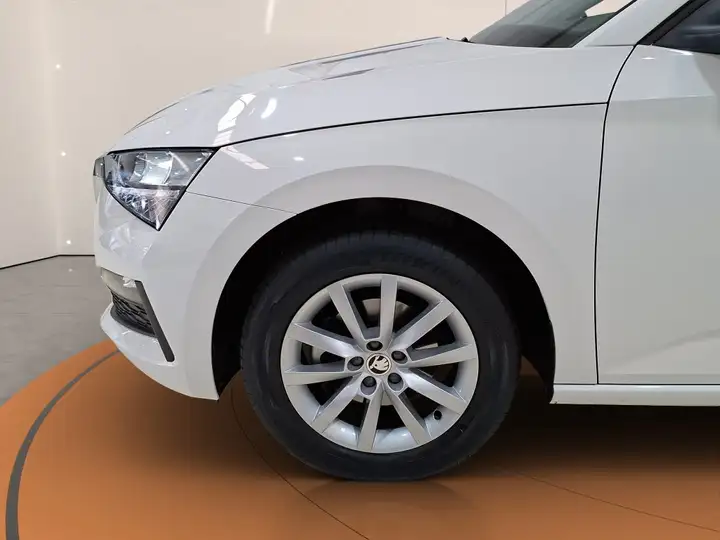 Škoda Scala 1.0 TSI Ambition (2020-) 2021, foto 37