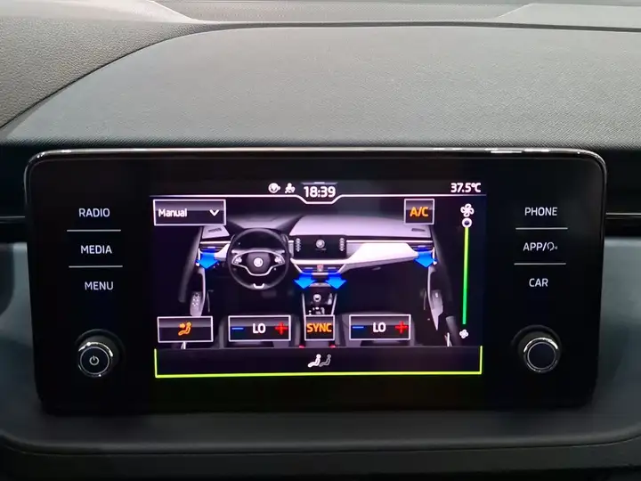 Škoda Scala 1.0 TSI Ambition (2020-) 2021, foto 21