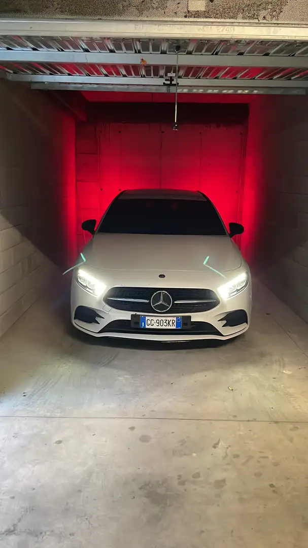 Mercedes-Benz A 180 A 180 d Premium Night edition Plus auto Bianco - 2