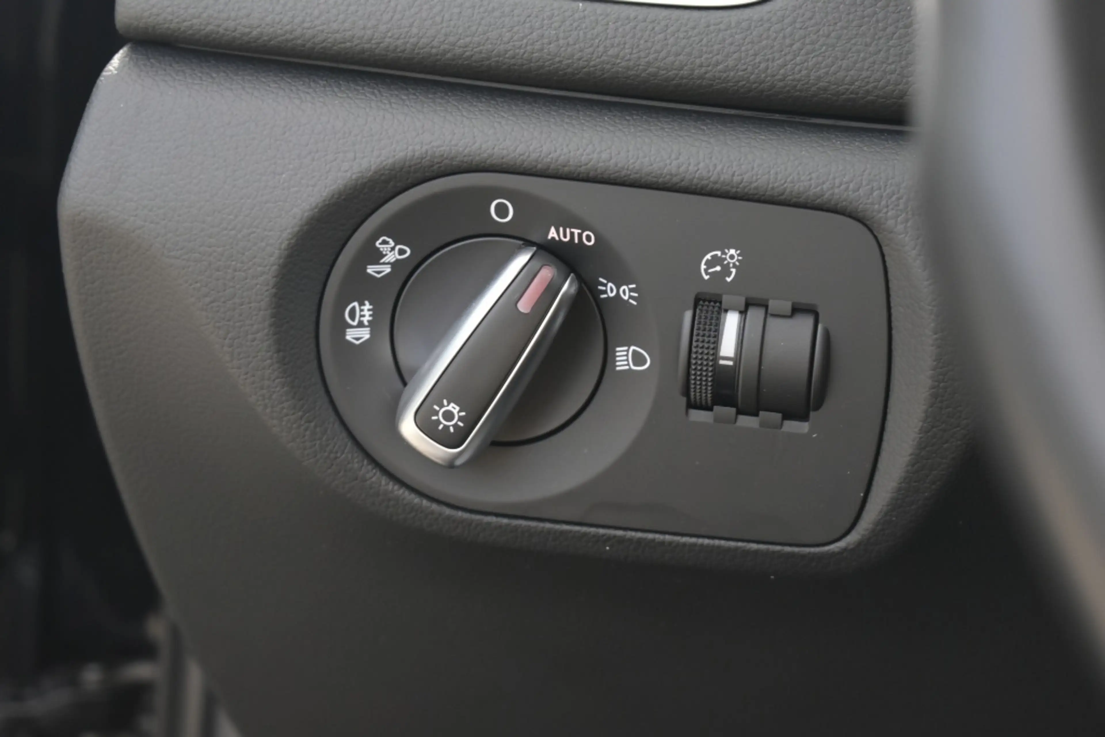 Audi Q3 1.4 tfsi-automaat-clima-elek. achterklep — photo 17
