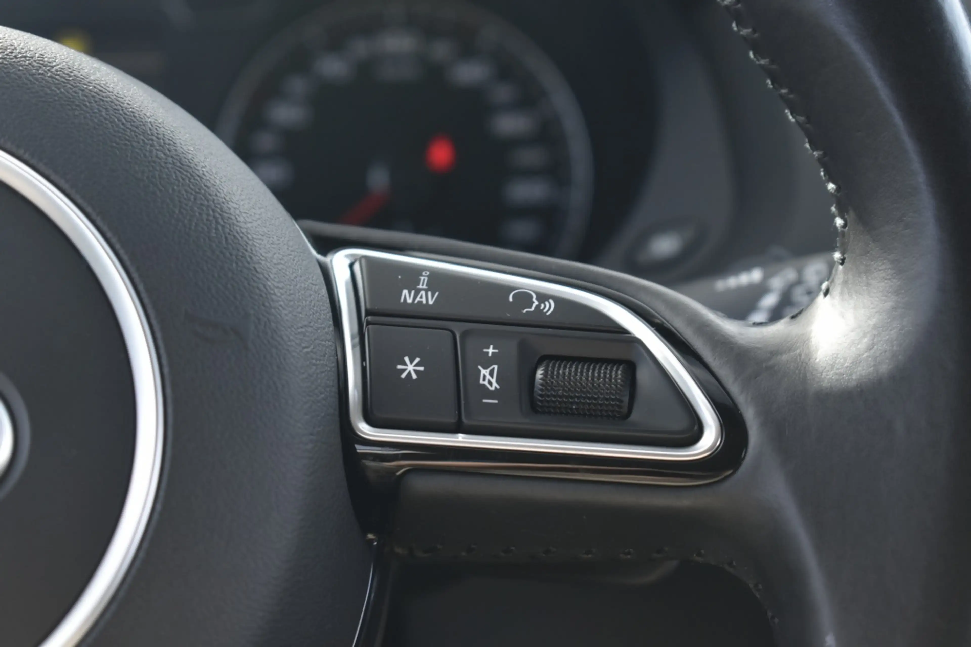 Audi Q3 1.4 tfsi-automaat-clima-elek. achterklep — photo 19