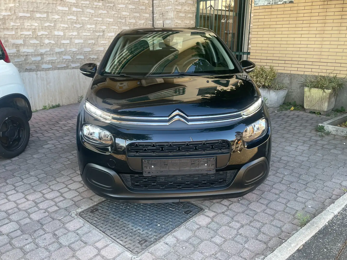 Citroen C3 C3 1.2 puretech 82cv Noir - 1