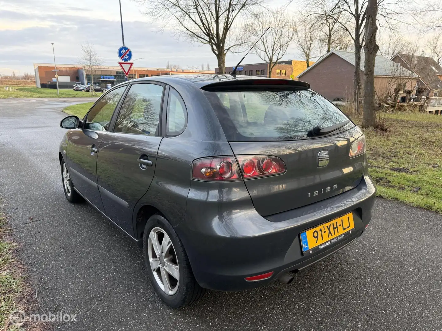 SEAT Ibiza 1.6-16V Freestyle *NEW APK*AIRCO*ELEK.RAMEN Grau - 2