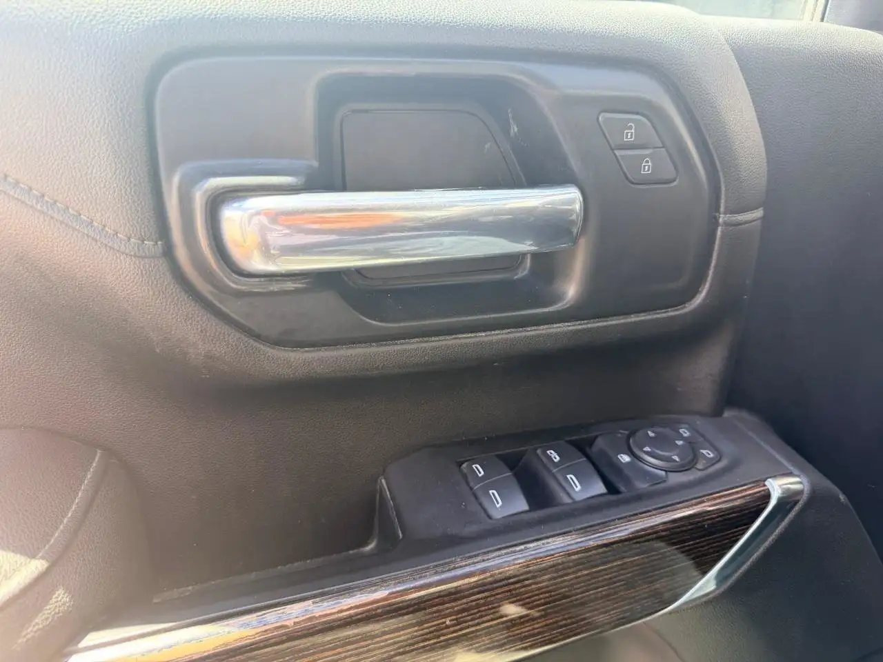 GMC Sierra 2500HD снимка GMC Sierra 2500HD