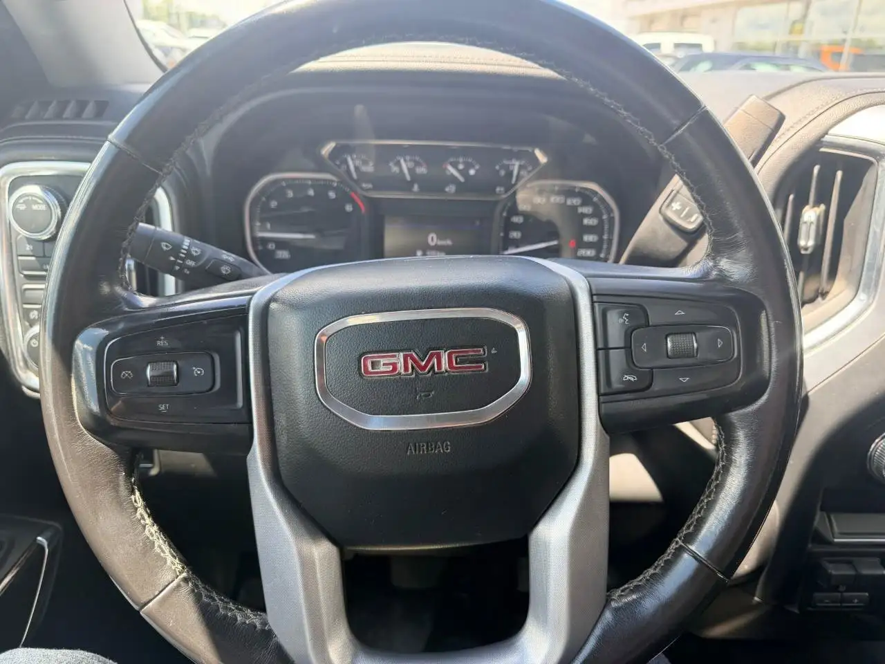 GMC Sierra 2500HD снимка GMC Sierra 2500HD