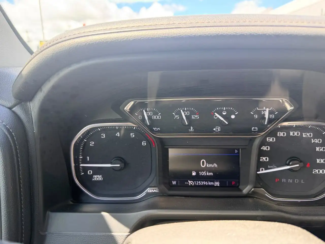 GMC Sierra 2500HD снимка GMC Sierra 2500HD