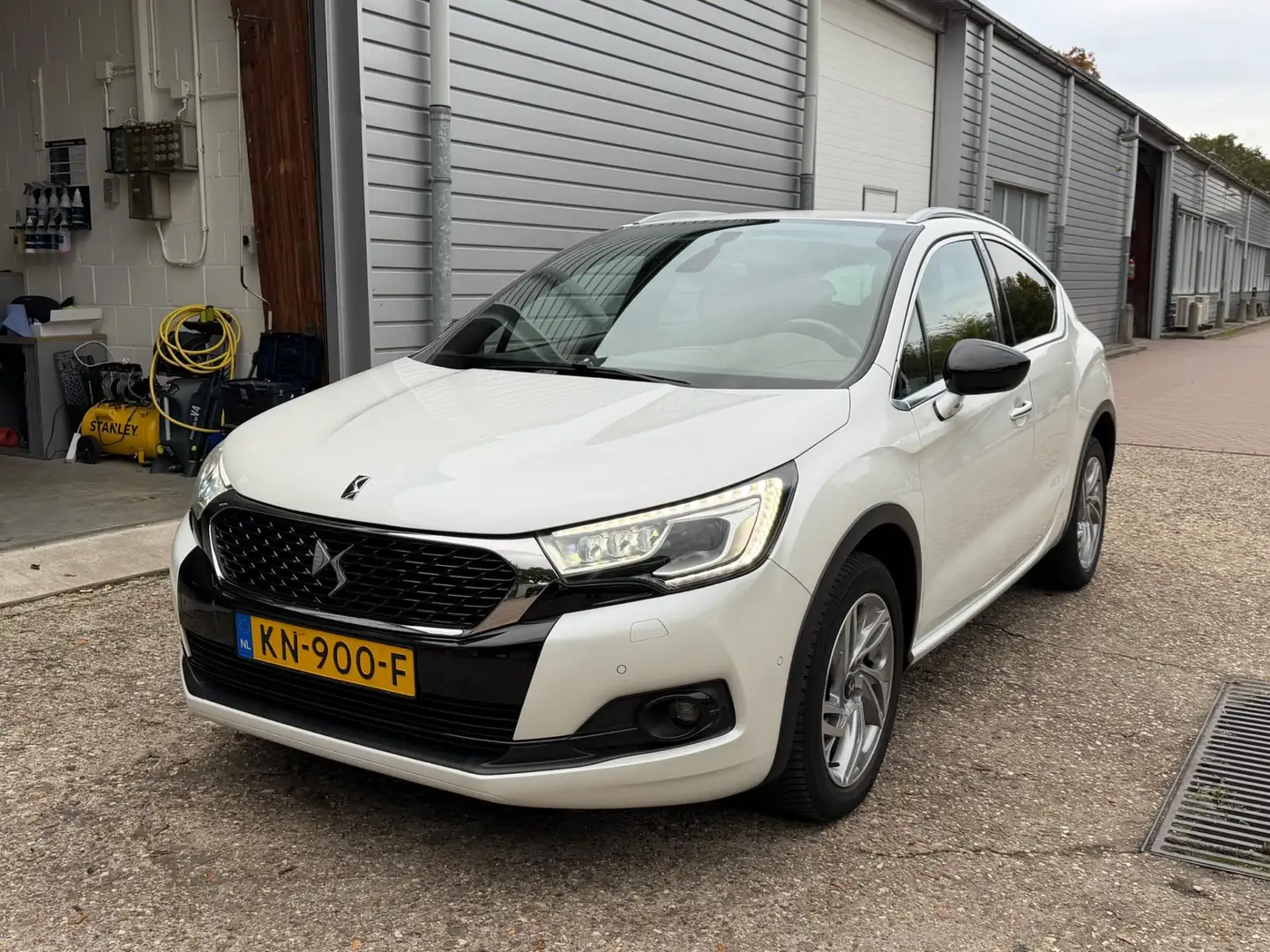 DS Automobiles DS 4 1.2 PureTech So Chic - EXPORT- Xenon - Denon- Lede Blanc - 2