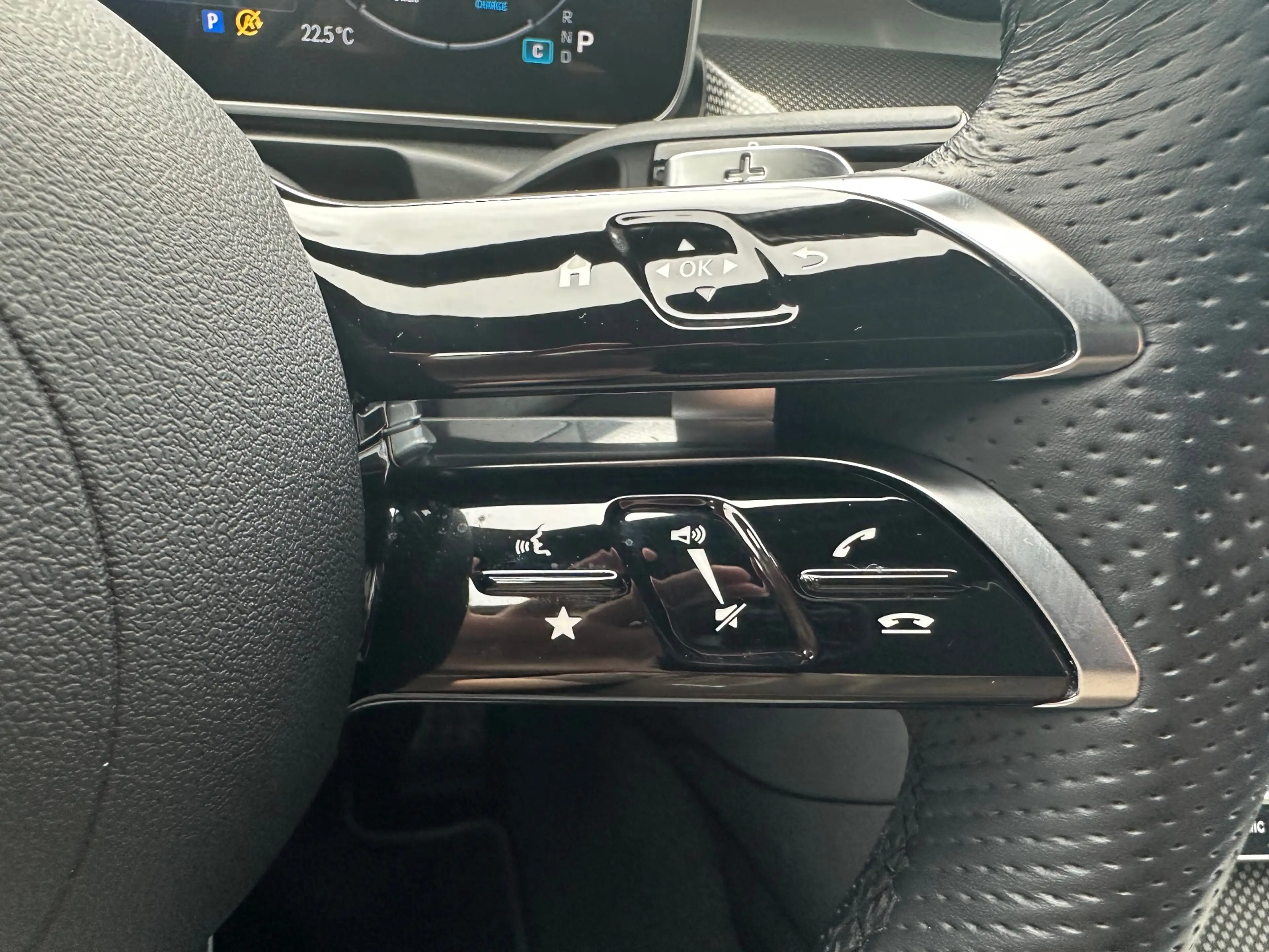 Mercedes-Benz C 220 T AMG Line NAV+LED+ACC+KAMERA+PANO+STHZG — photo 13