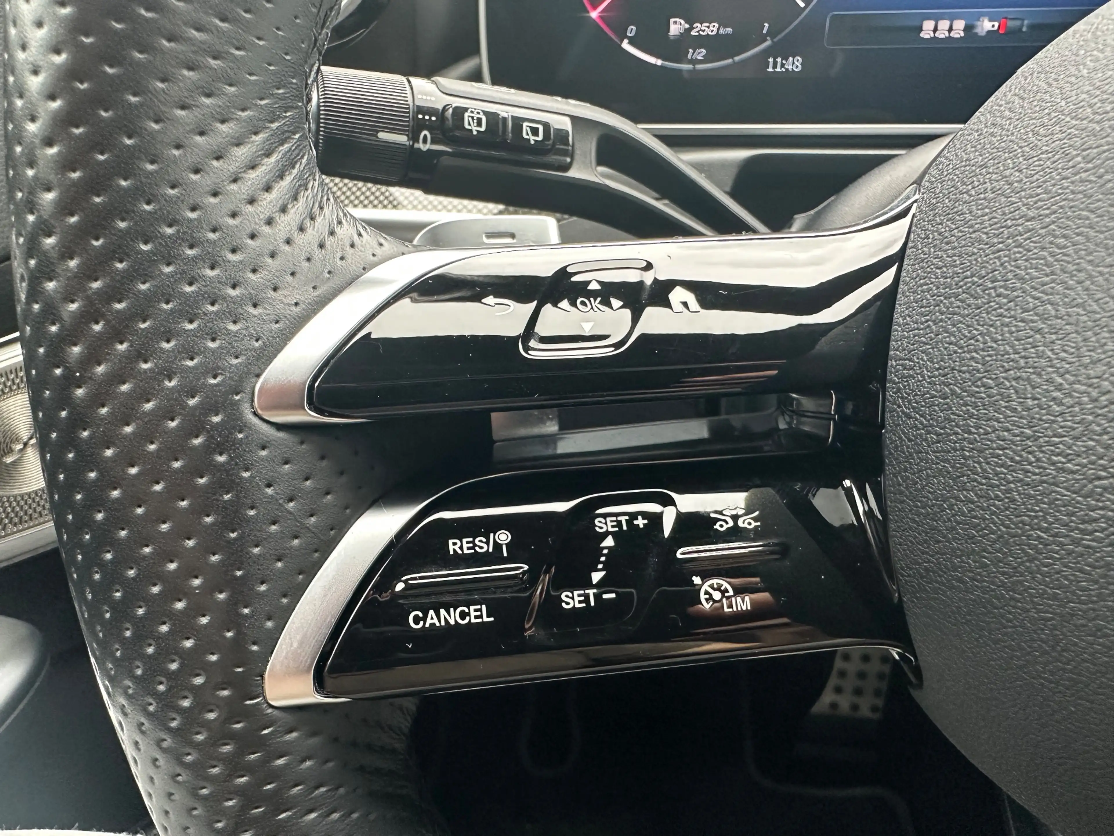 Mercedes-Benz C 220 T AMG Line NAV+LED+ACC+KAMERA+PANO+STHZG — photo 12