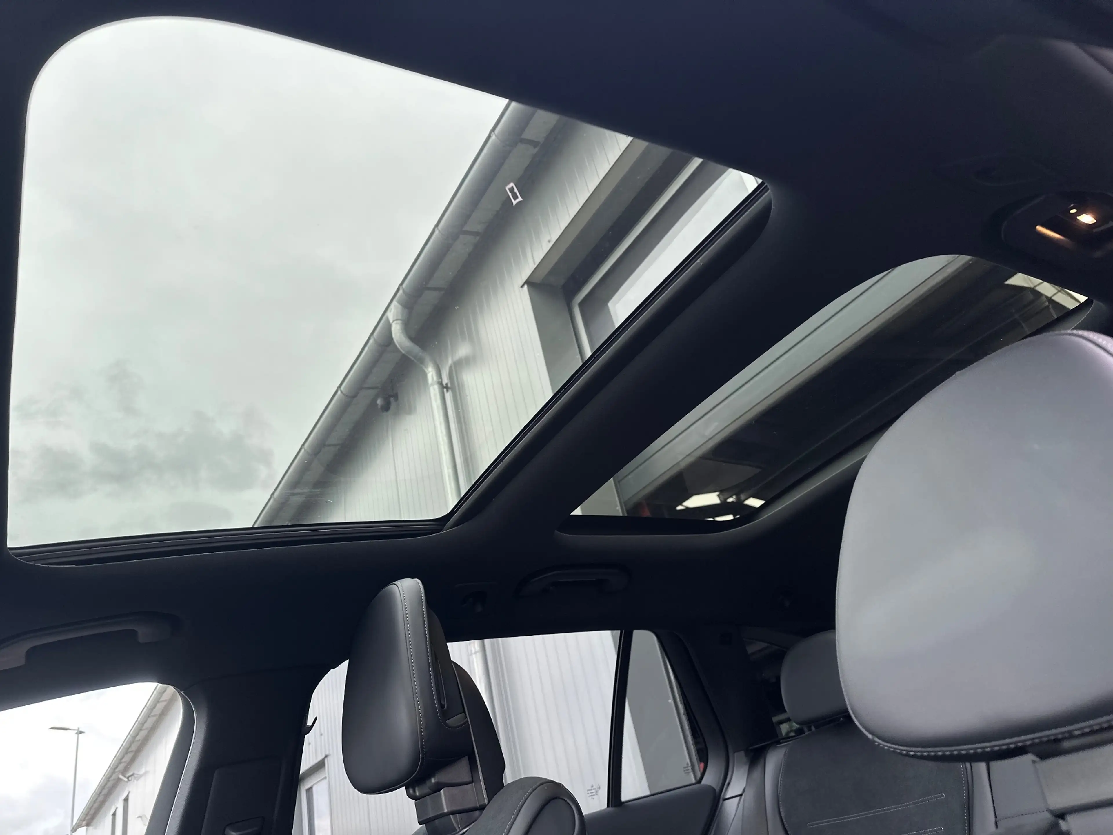 Mercedes-Benz C 220 T AMG Line NAV+LED+ACC+KAMERA+PANO+STHZG — photo 15