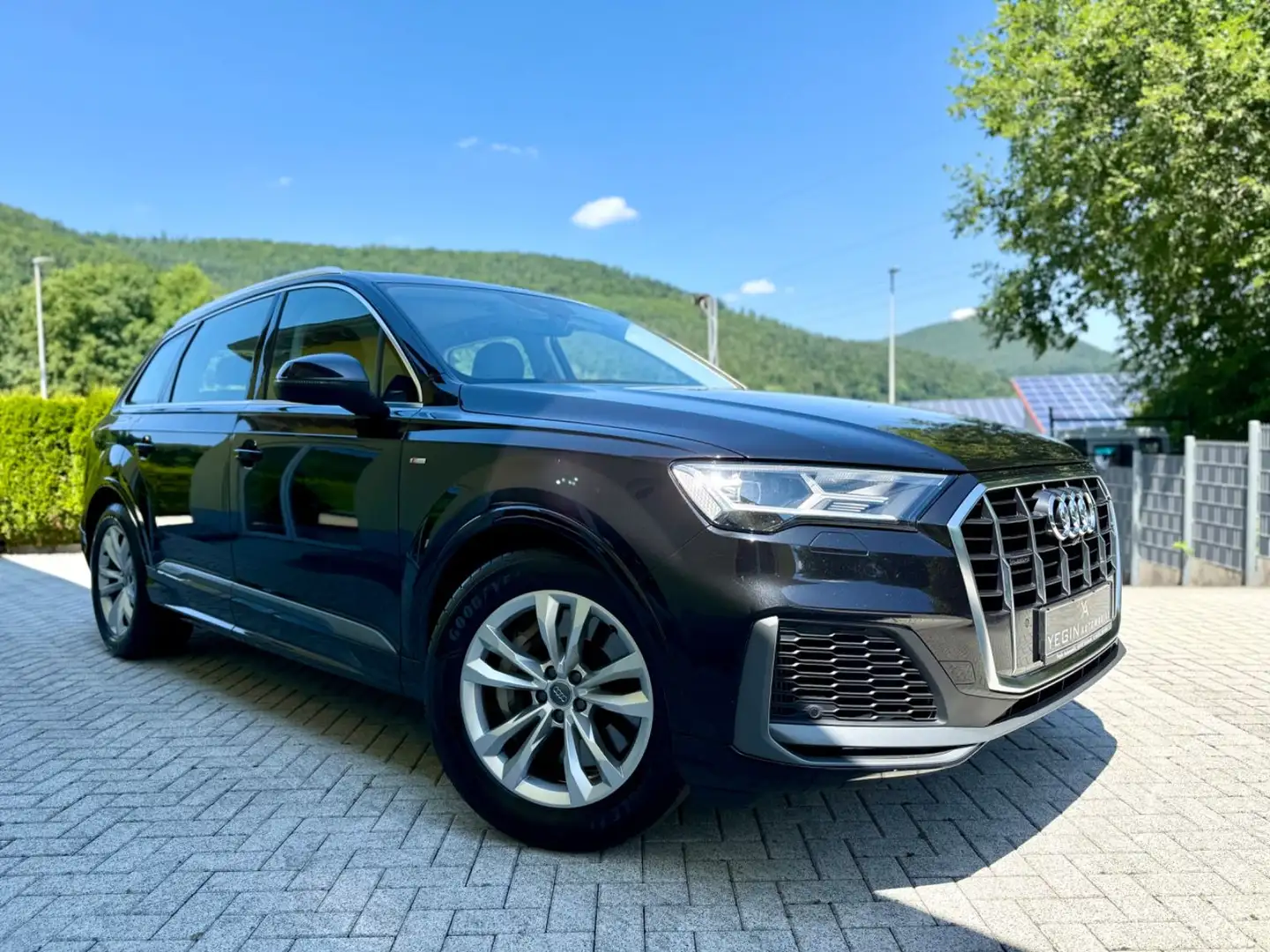 Audi Q7 55 TFSI e quattro S line-Virtual-AHK Schwarz - 1