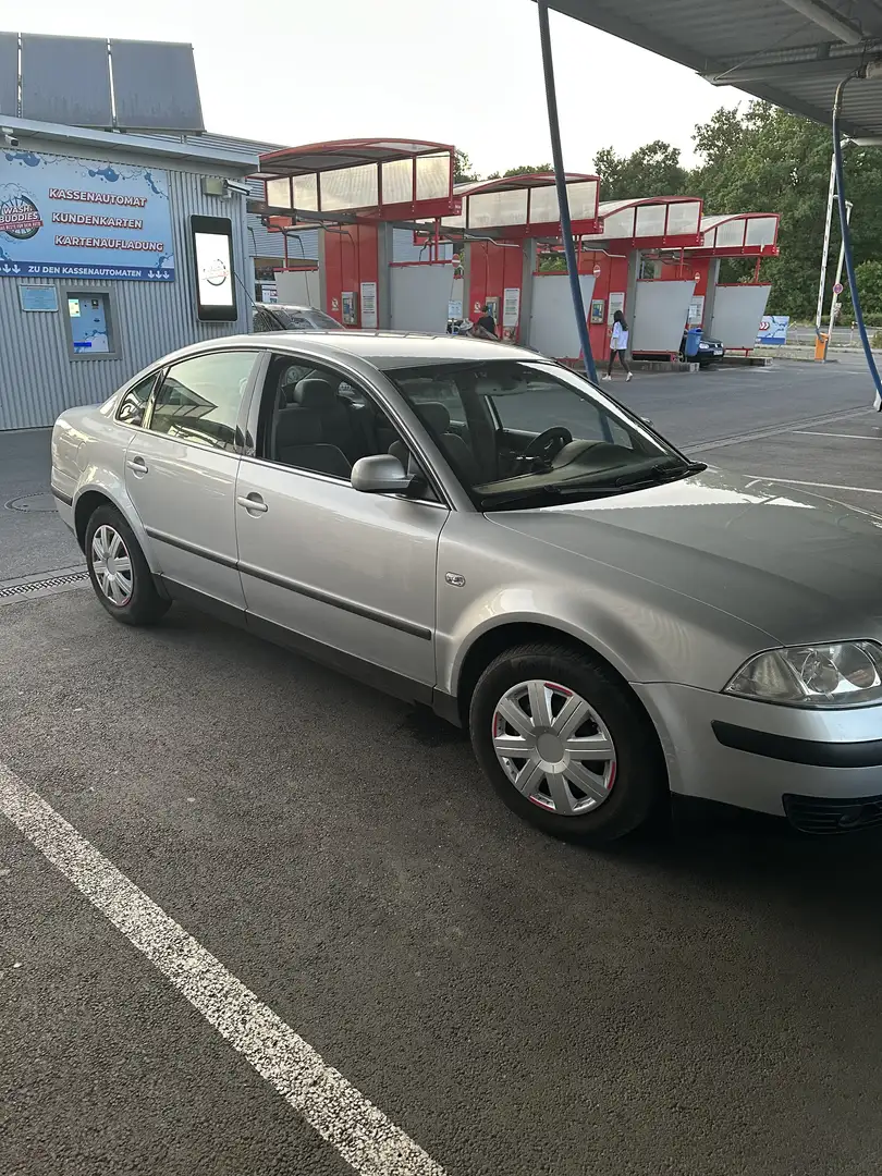 Volkswagen Passat 2.0 - 1