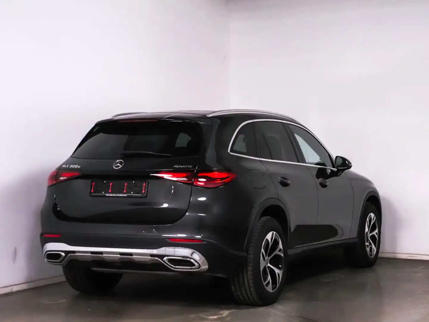 Mercedes-Benz GLC 300 e 4MATIC Plug-In Hybride Edition Avantgarde | Trek Grijs - 2
