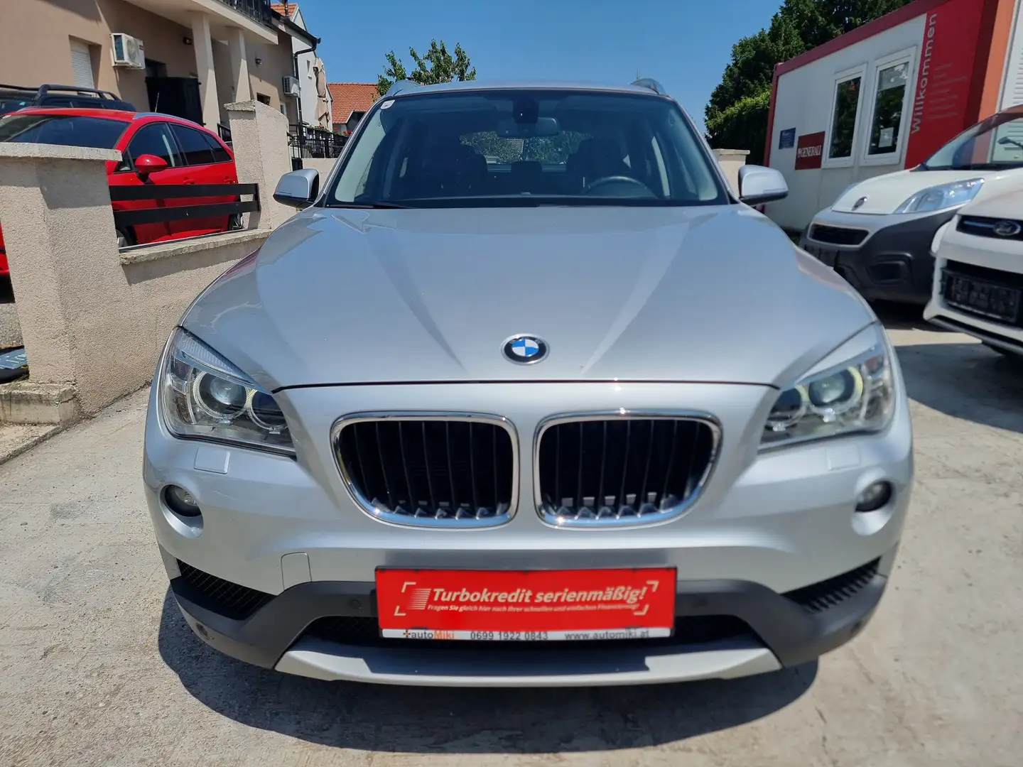 BMW X1 20 i xDrive *Benziner*Schalter*NAVI/PDC*Allrad* Grau - 2