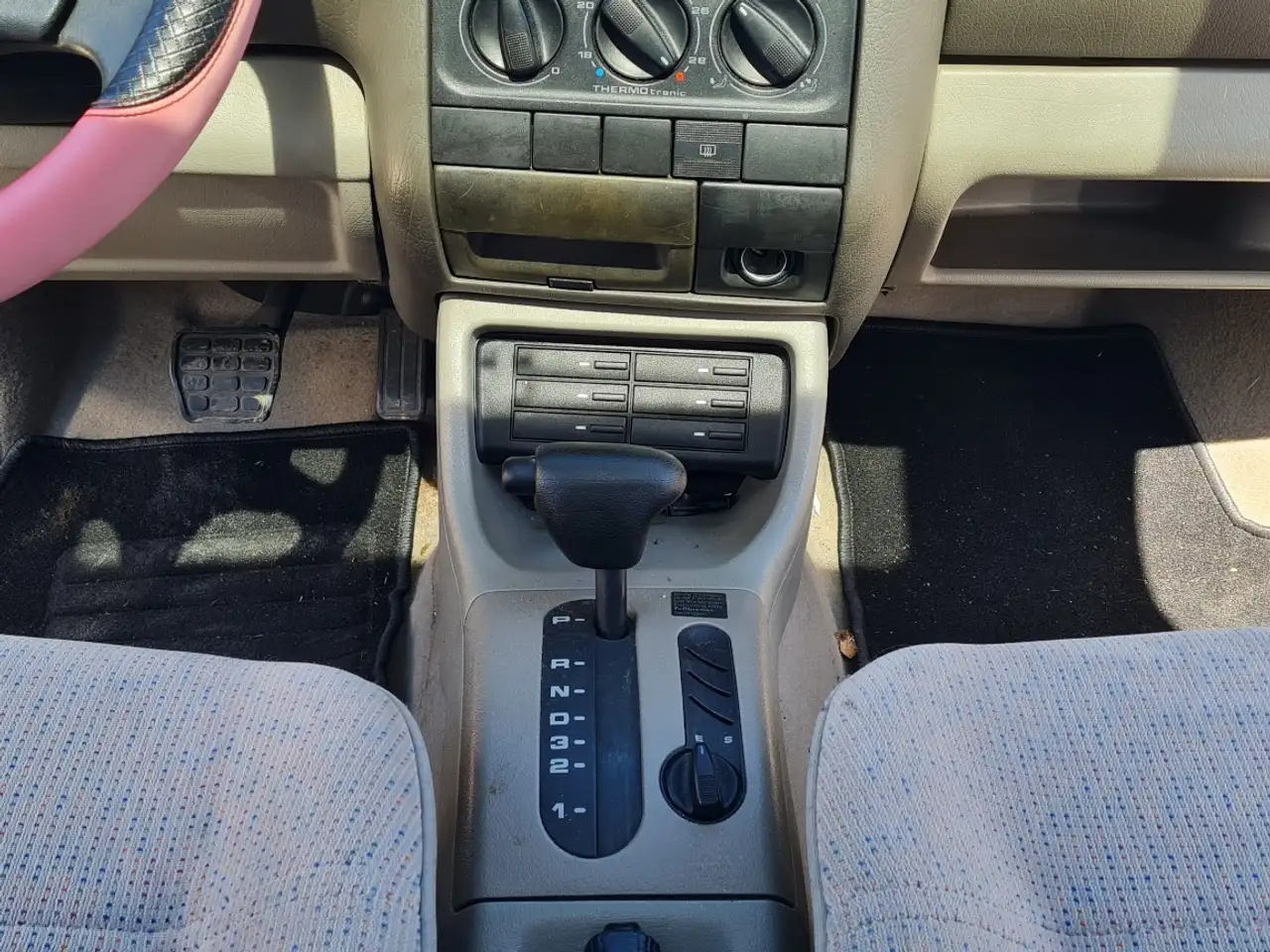 Volkswagen Vento Automatikgetribe Tüv Neu-H-Zulassung OLDTIMER, foto 6