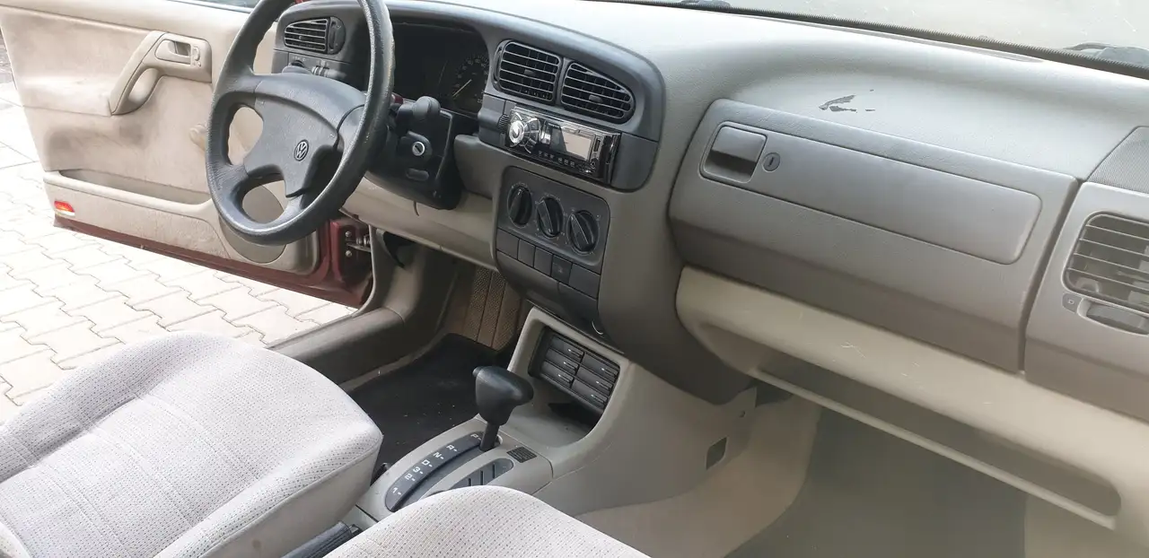 Volkswagen Vento Automatikgetribe Tüv Neu-H-Zulassung OLDTIMER, foto 12