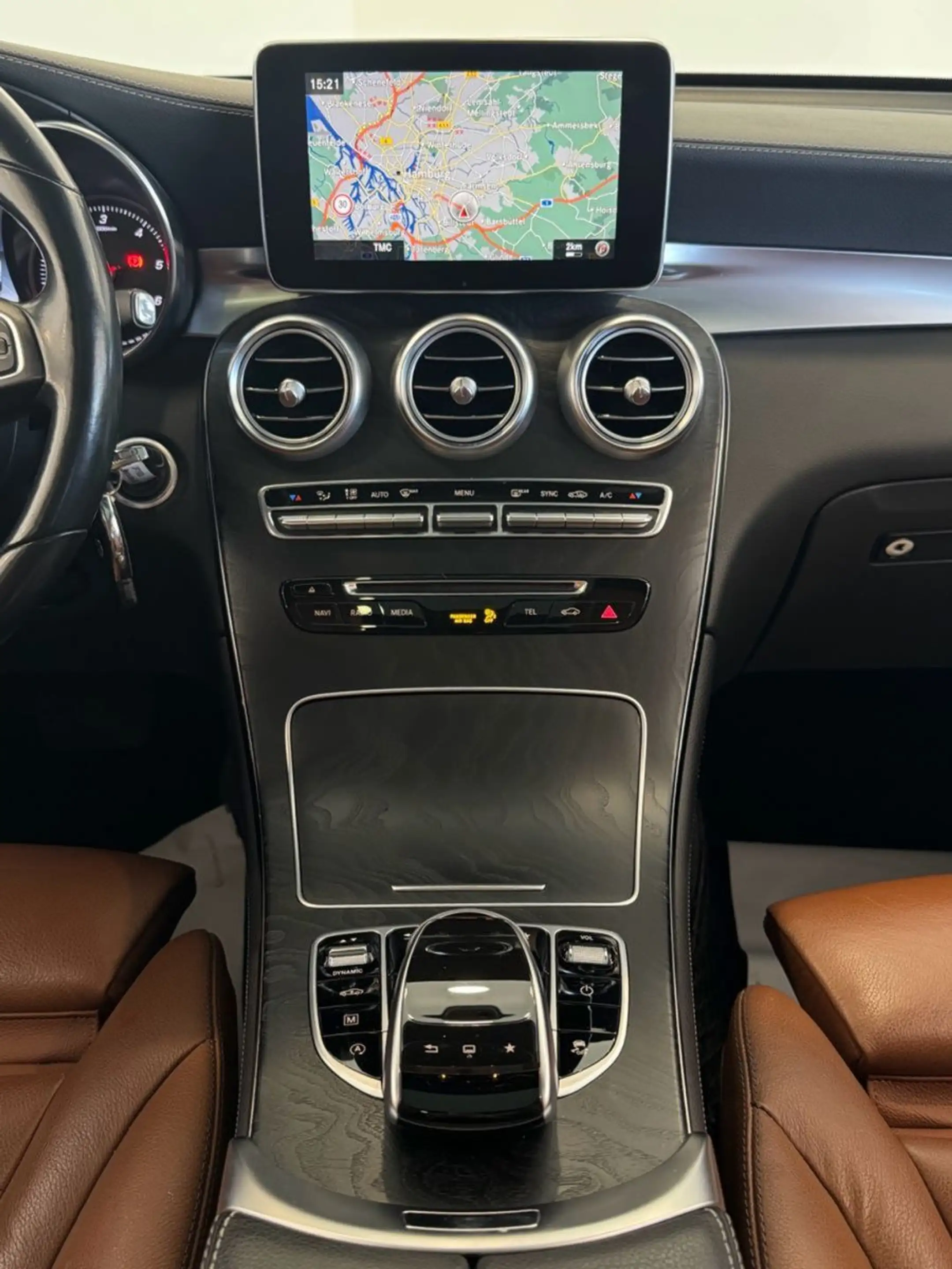 Mercedes-Benz GLC 250 d 4Matic AMG-Line|PANO|AHK|DTR+|LED|TOTW — photo 15