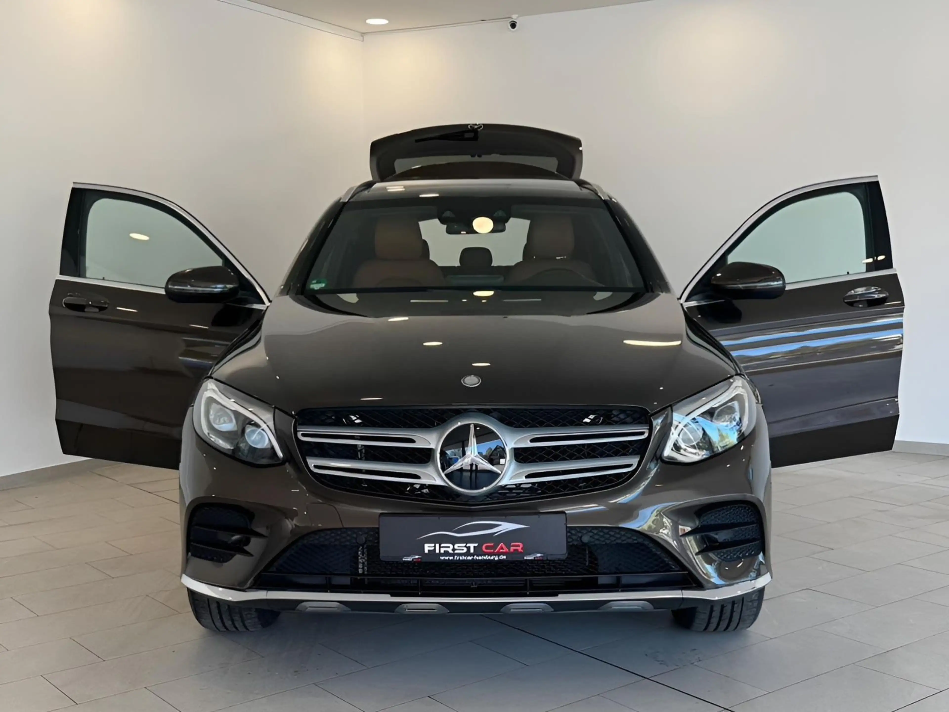 Mercedes-Benz GLC 250 d 4Matic AMG-Line|PANO|AHK|DTR+|LED|TOTW — photo 14