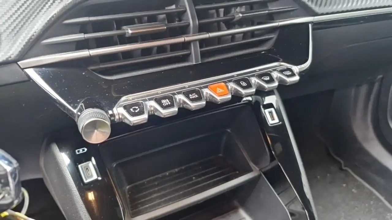 Peugeot 2008 2008 — photo 30