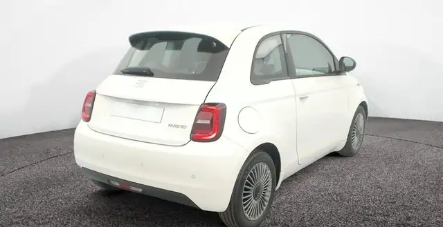 Fiat 500 view 3