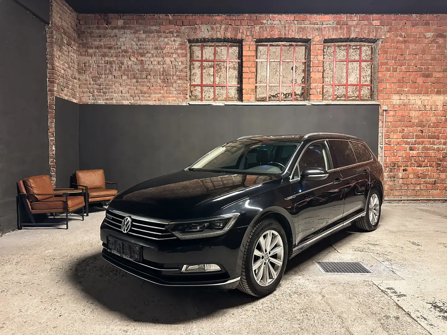 Volkswagen Passat Variant 2.0TDI Highline 4Motion LEDER/ PANORAMA/VIRTUAL CP Schwarz - 1